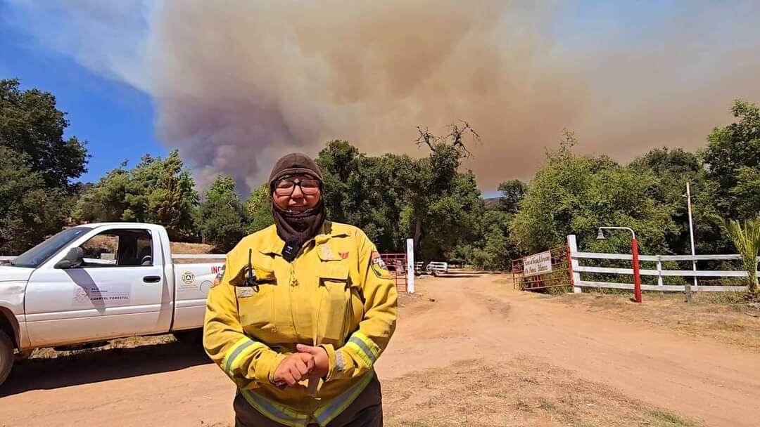 ALEJANDRA MONTAÑEZ ES LA PRIMERA MUJER BOMBERO A CARGO DE UNA DIVISIÓN