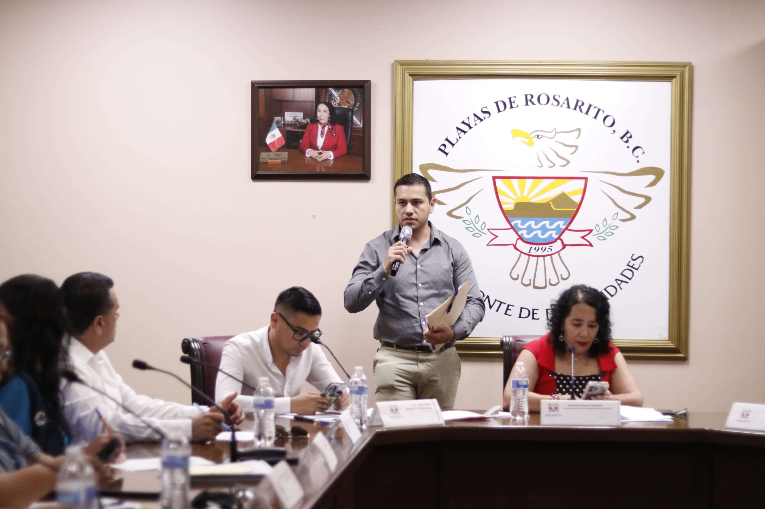 APRUEBA EL CABILDO DE ROSARITO LICENCIA PARA ARACELI BROWN